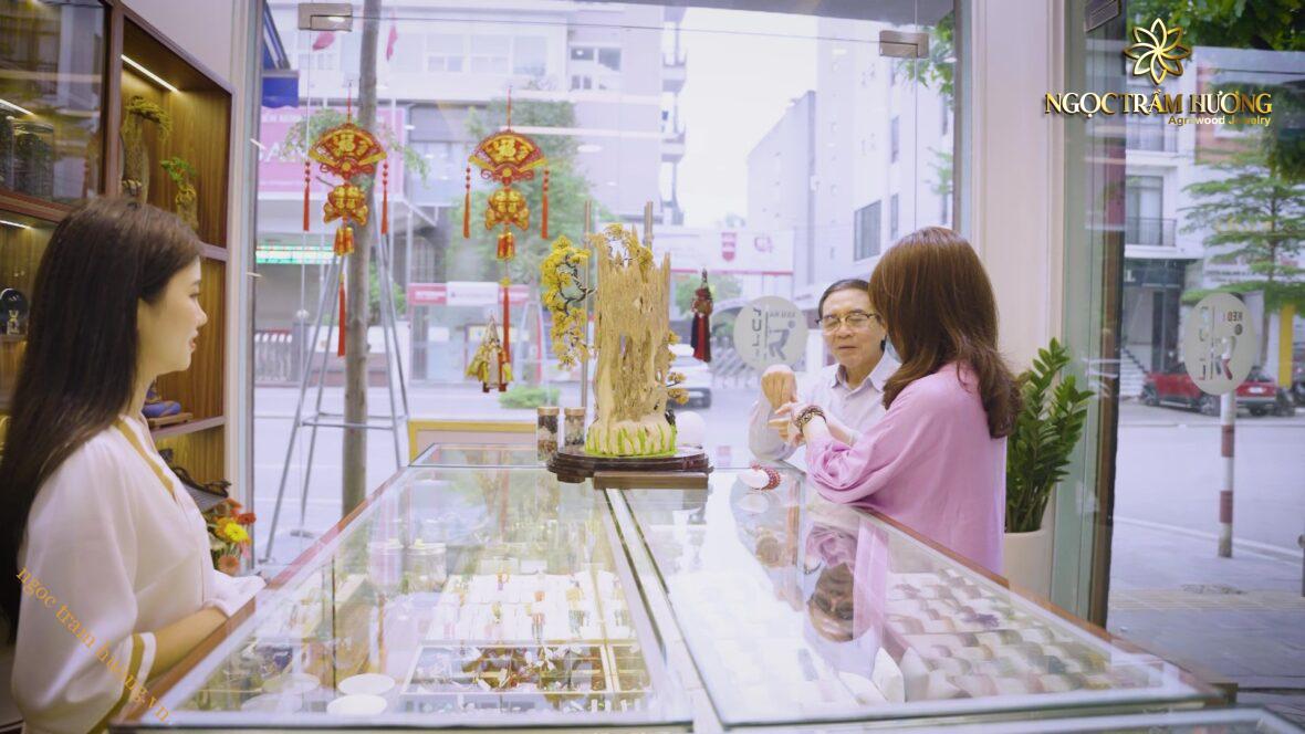 Vòng trầm hương từ thiên nhiên - Ngọc Trầm Hương