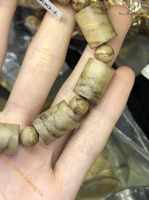 Vòng trầm hương từ thiên nhiên - Ngọc Trầm Hương