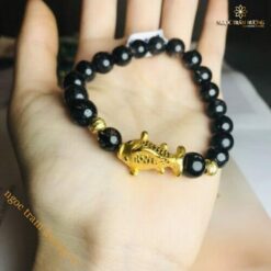 Vòng tay đá thạch anh tóc đen 8li mix charm vàng