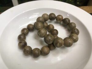 cách nhận biết trầm hương thật giả
