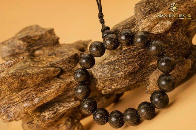 Vòng trầm hương từ thiên nhiên - Ngọc Trầm Hương vòng trầm hương mất mùi