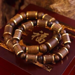 Vòng trầm hương từ thiên nhiên - Ngọc Trầm Hương