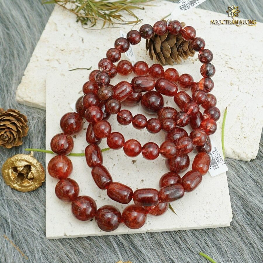 Vòng trầm hương từ thiên nhiên - Ngọc Trầm Hương Vòng tay đá Thạch anh tóc đỏ 9li