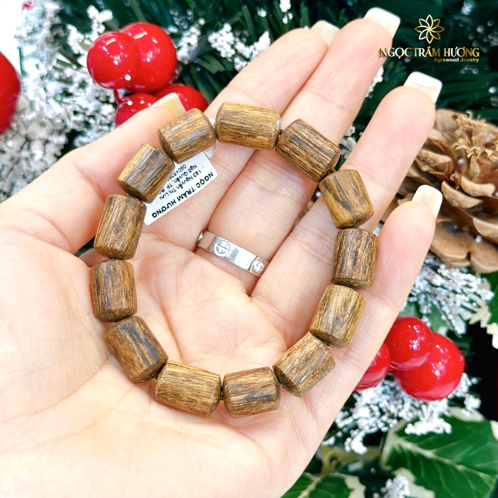 Vòng trầm hương trúc Indo 12 li tự nhiên - Vuồng
