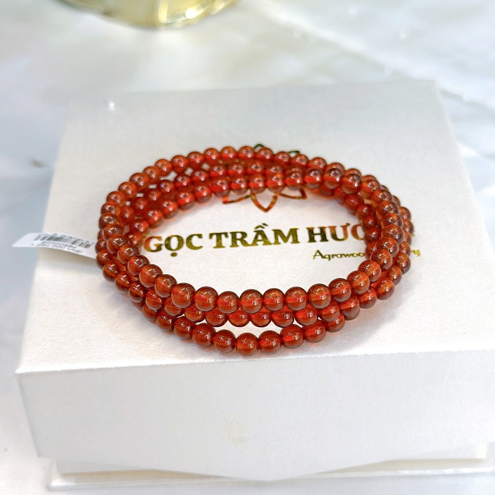 Chuỗi đeo tay đá garnet 5 li tại Ngọc Trầm Hương Chuỗi đeo tay đá garnet 5 li tại Ngọc Trầm Hương