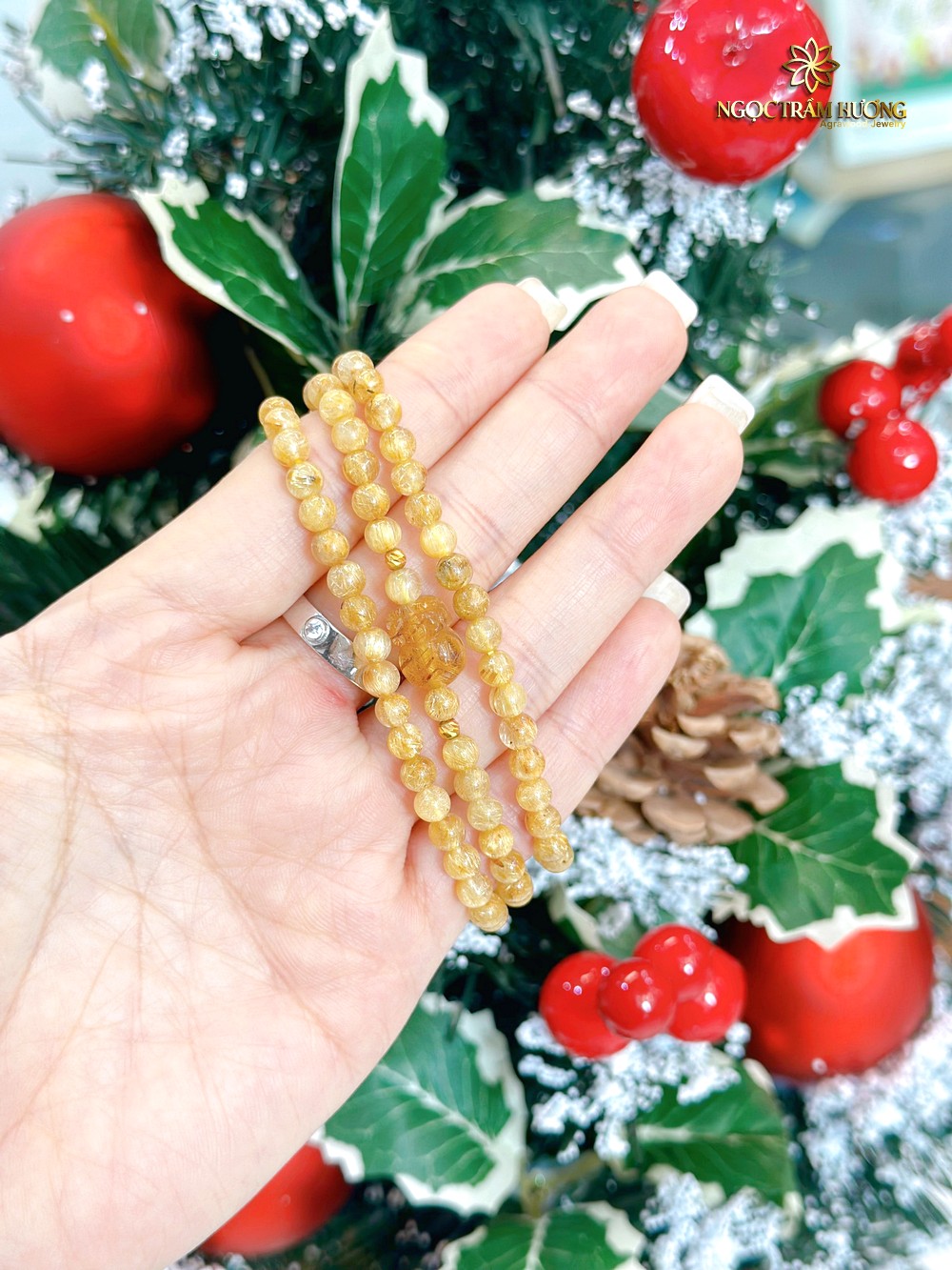 Vòng trầm hương từ thiên nhiên - Ngọc Trầm Hương Chuỗi thạch anh tóc vàng 5li tự nhiên