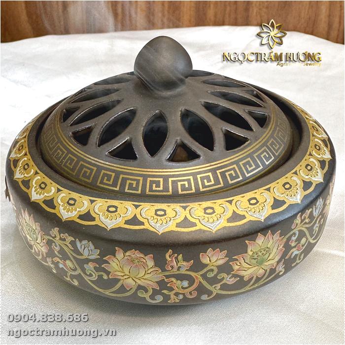Vòng trầm hương từ thiên nhiên - Ngọc Trầm Hương Lư đốt trầm bằng sứ Bát Tràng màu nâu